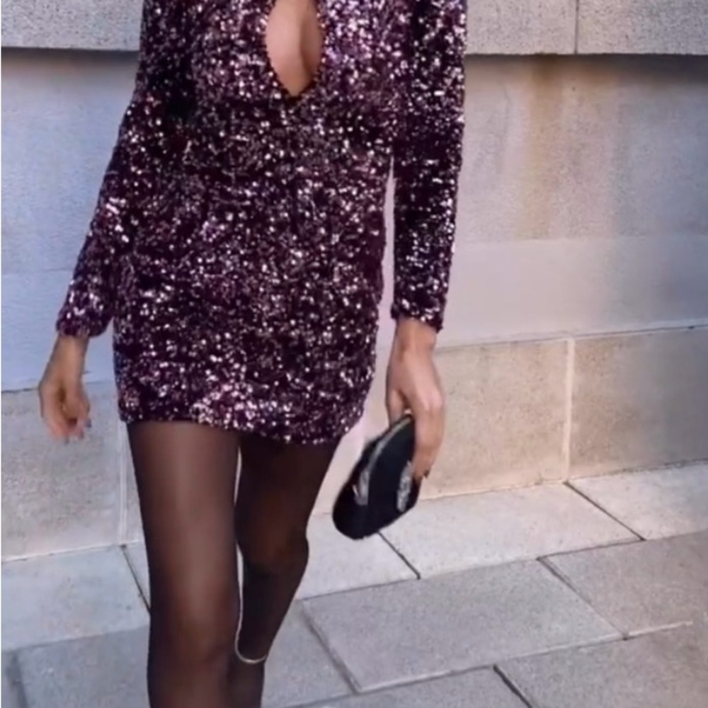 ZARA Sequin Long Sleeve Dress with open back - Picture 2 of 9